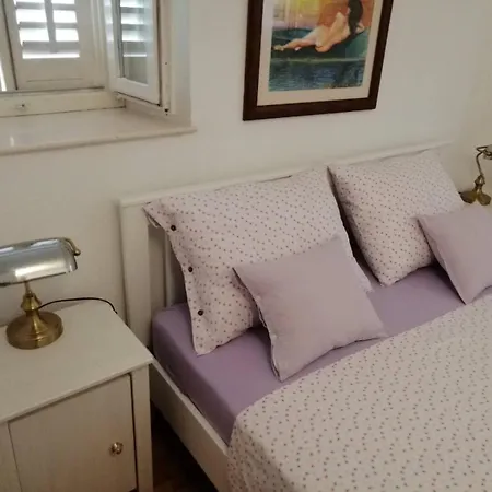 Apartman In Historic Center - Mikula, Ljubica, Toma Vis